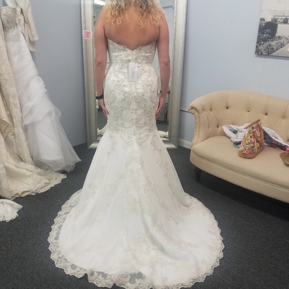 👰🏼Casablanca Ivory Mermaid Wedding Dress🥂❤️ - Picture 2 of 5